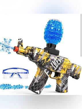 AKM-47 Kids Gel Blaster NWT Toy Gun - Yellow Camo with Blue Gel Balls